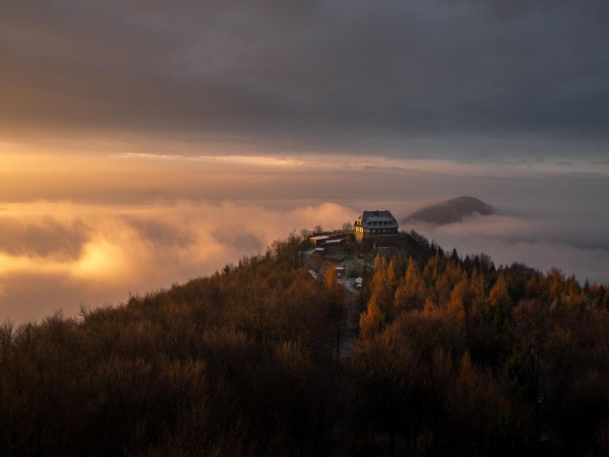 Отель Hochwaldbaude Hain  Экстерьер фото