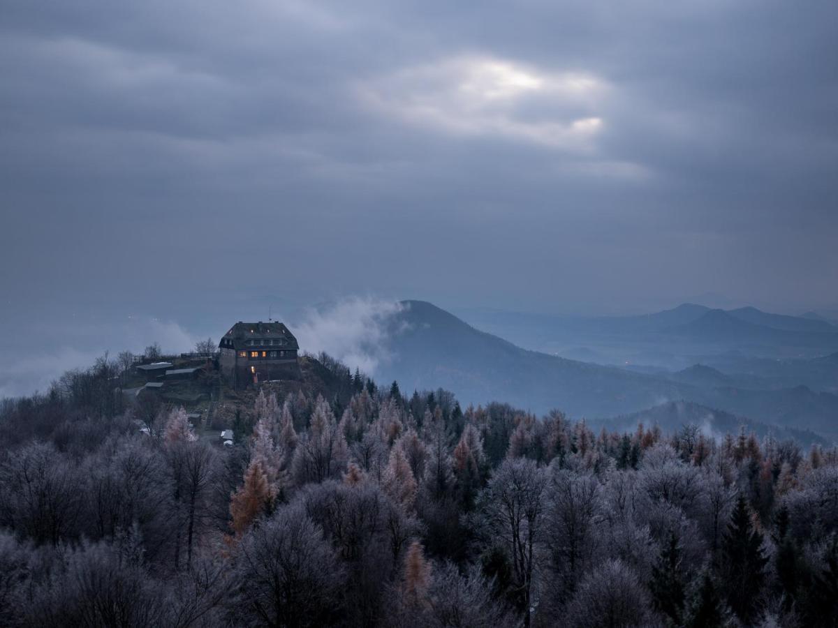 Отель Hochwaldbaude Hain  Экстерьер фото